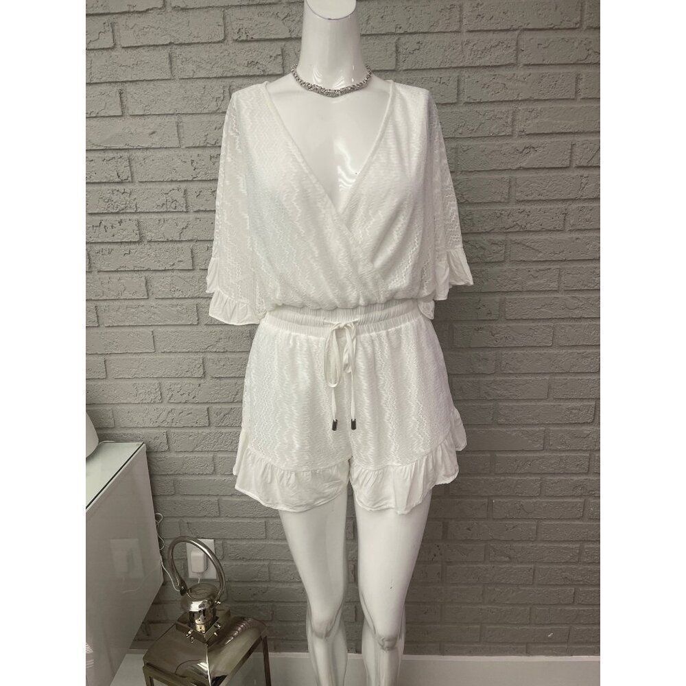 Blue Blush Women White Ruffle Sleeve Lace Romper Size S
